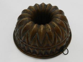 bundt cake pan - copper - 1890