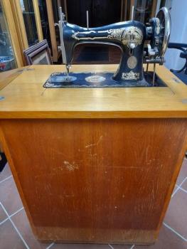 Sewing machine - 1930