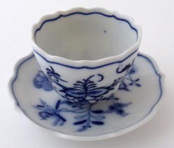 Mocha cup with onion pattern - Meissen, Teichert