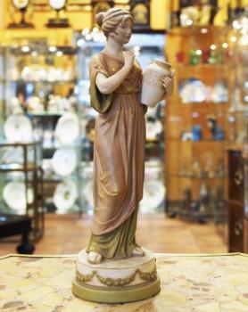 Ceramic Figurine - Woman - ceramics - 1900