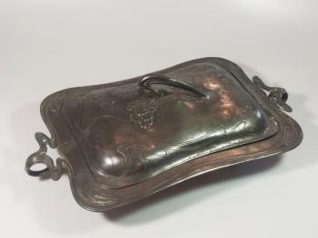 Metal Container - 1902