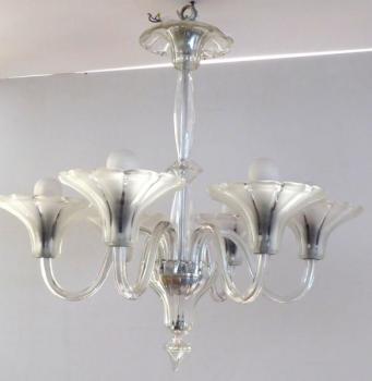 Chandelier with bowls in the shape of flowers