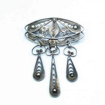 silver brooch - 1910