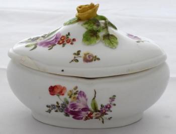 Rococo box with flowers and yellow rose