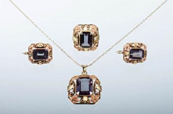 Set of Jewelry - 1930