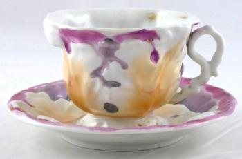 Coloured cup with embossed leaves - Elbogen, Haidi