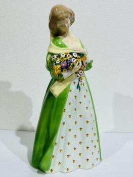 Ceramic Figurine - Woman - Goldscheider - 1913