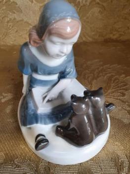 Porcelain Girl Figurine - glazed porcelain - 1930