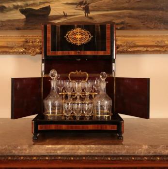 Kabinett Furniture - 1860