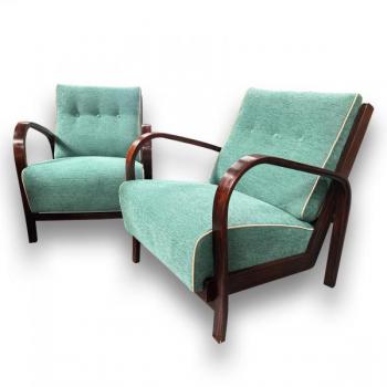 Set of pair amrchairs  