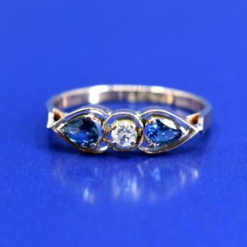 Ring with sapphires - 2000