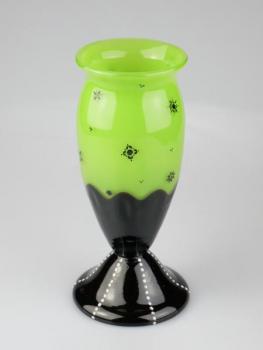 Vase - two-layer glass, flashed glass - Loetz Klášterský Mlýn, Dagobert Peche - 1918
