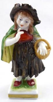 Porcelain Figurine - porcelain - 1920