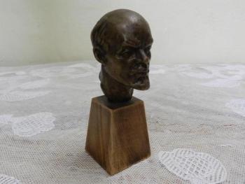 Bust - bronze, wood - 1930