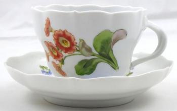 Cup and Saucer - porcelain - 1840