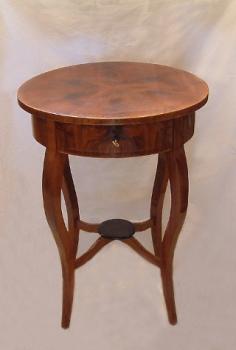 Coffee Table - walnut wood - 1820