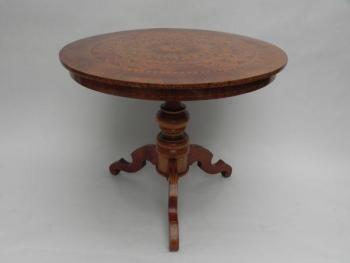 Round Table - solid wood, walnut veneer - 1870