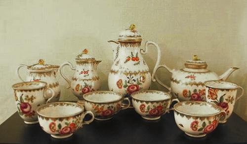 Porcelain Dish Set - painted porcelain - Vídeò,Rakousko - 1850