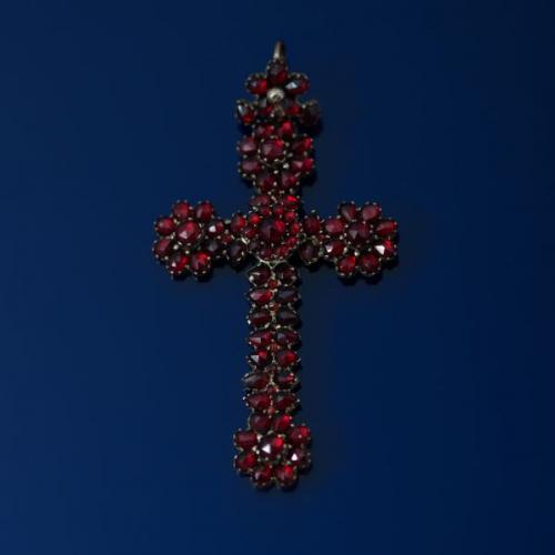 Czech garnet pendant - cross