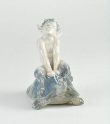 Porcelain Figurine - glazed porcelain - Copenhagen - 1944