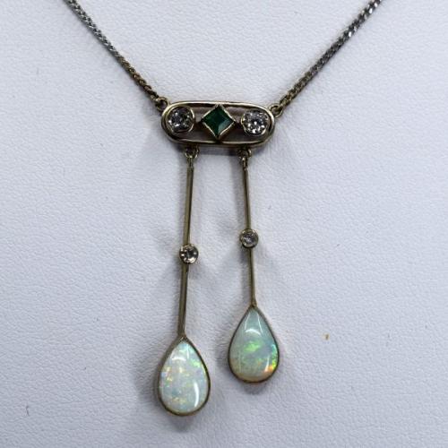 Au 750/1000/ 5,85 g, 2 x 0,10 ct, emerald, opals