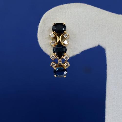 Gold earrings with sapphires, Au 750/1000/ 5.10 g