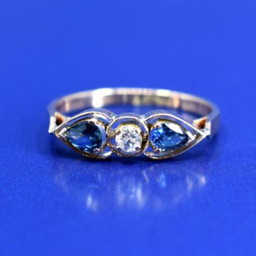 Gold ring with sapphires and diamonds, Au 585/1000/ 2.00 g