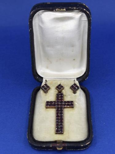 Garnet set - cross and earrings, Bohemia 1890