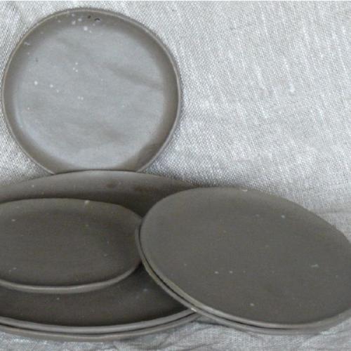 basalt gray dinner plate, Monika Wyrwol, diameter 26 cm