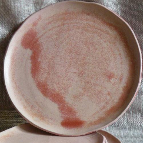 pink dinner plate, Monika Wyrwol, diameter 26 cm