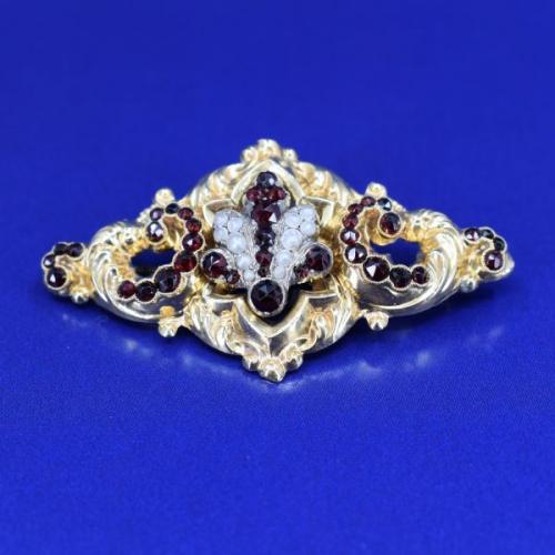 Gold brooch with garnets and pearls, 1870, Bohemia