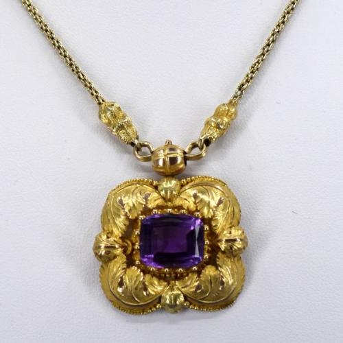 Gold necklace with amethyst, 1910
